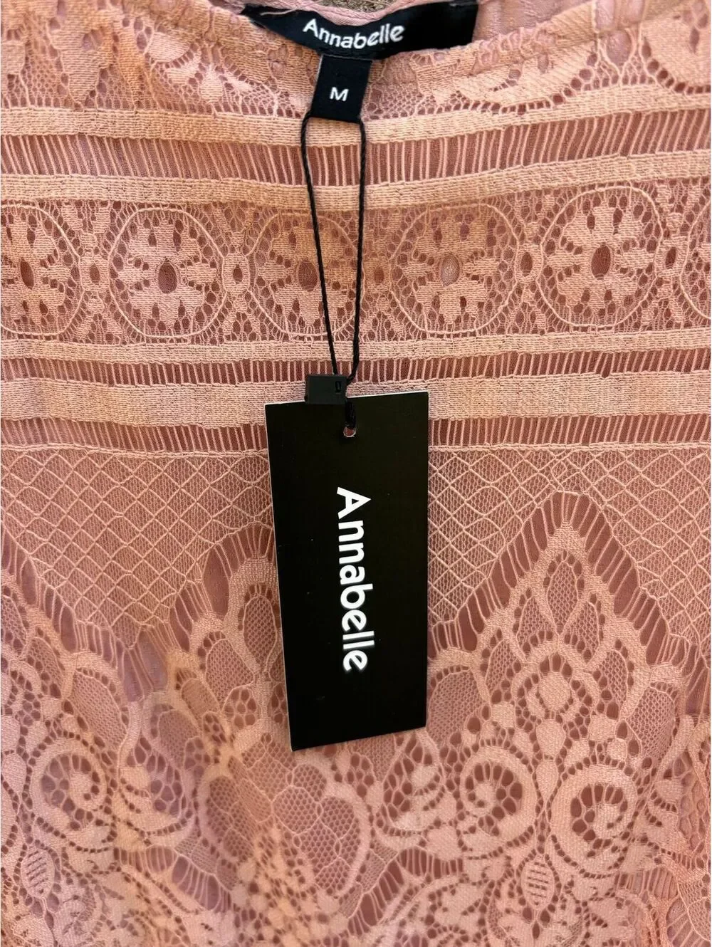 #78 NWT Annabelle Pink top with Lace Size M - Picture 3 of 3
